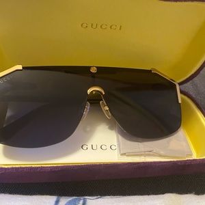 Geometric Metal Shield Sunglasses